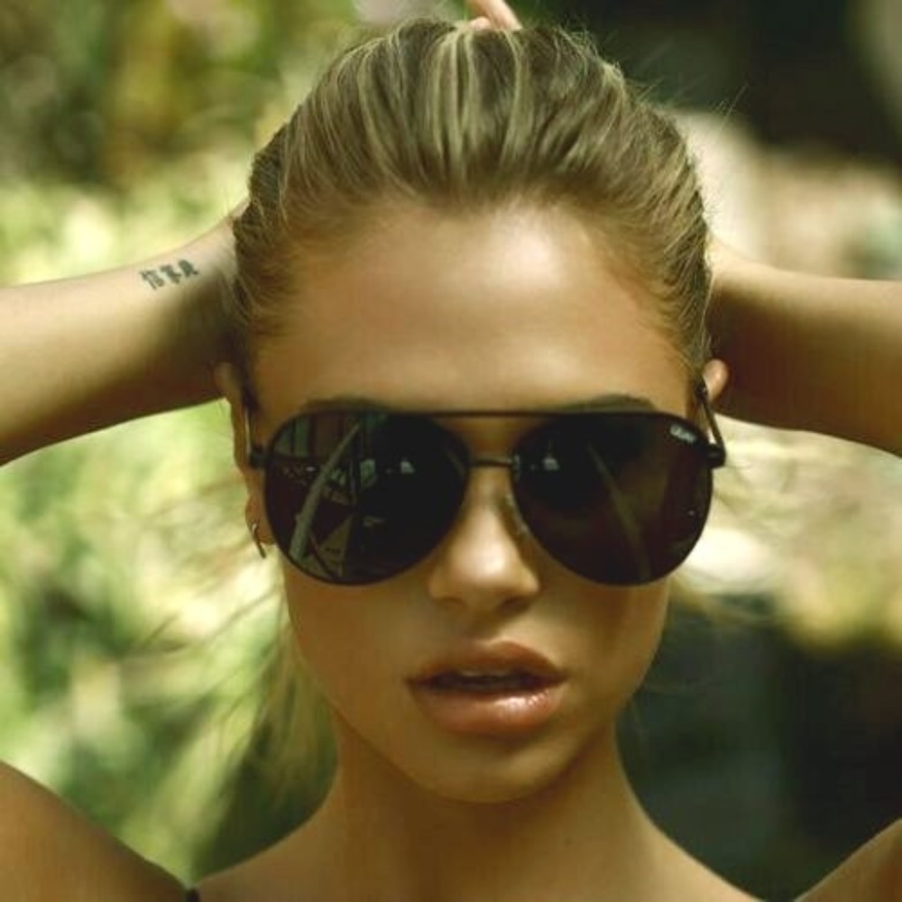 Quay Australia Vivienne Sunglasses Unisex in Black
